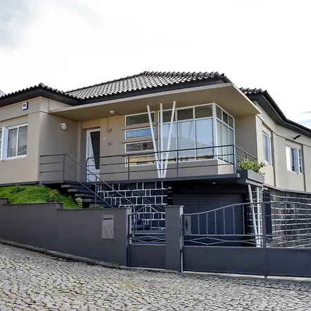 A Casa Do Outeiro *
